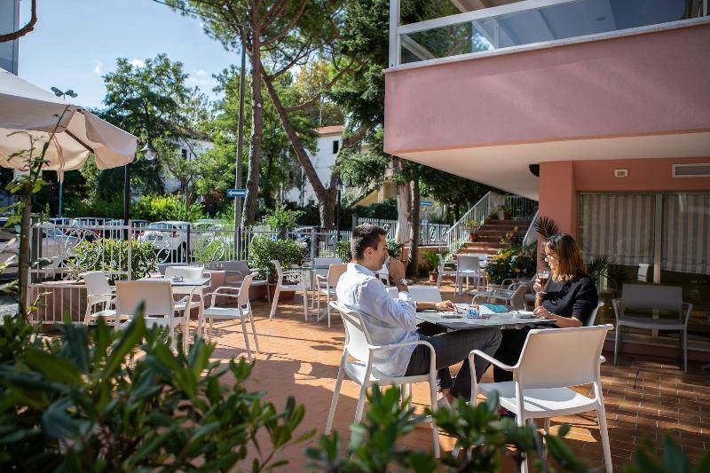 Hotel Alfa Tao Riccione Exteriör bild