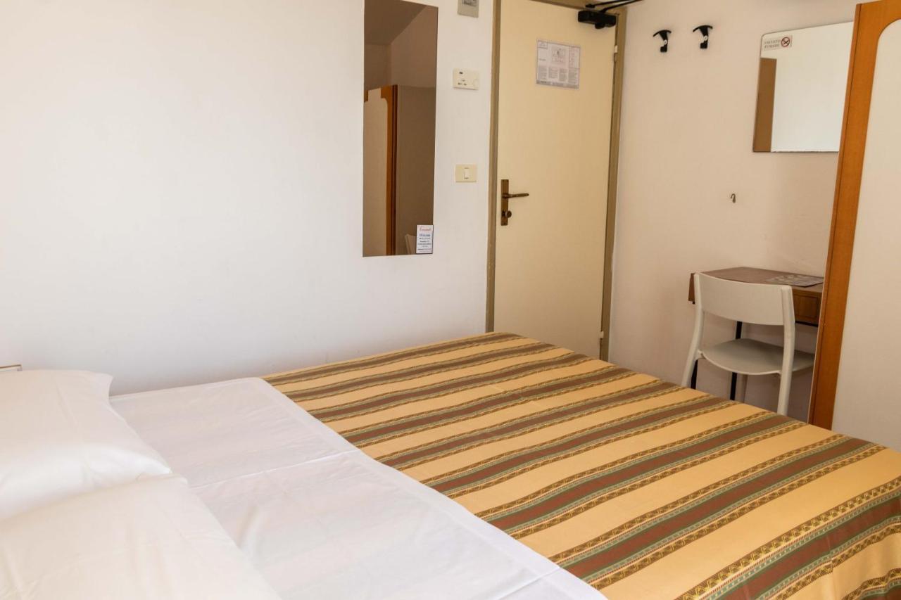 Hotel Alfa Tao Riccione Exteriör bild