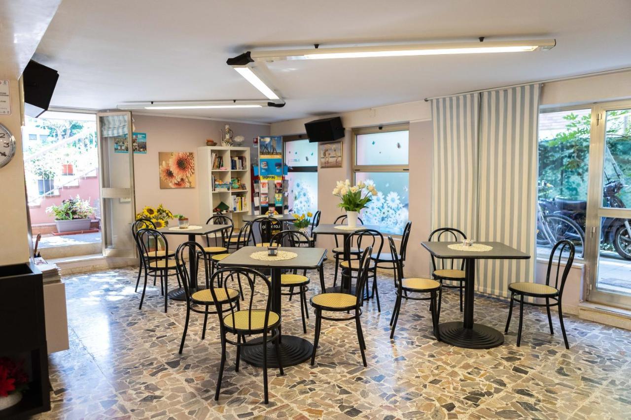 Hotel Alfa Tao Riccione Exteriör bild