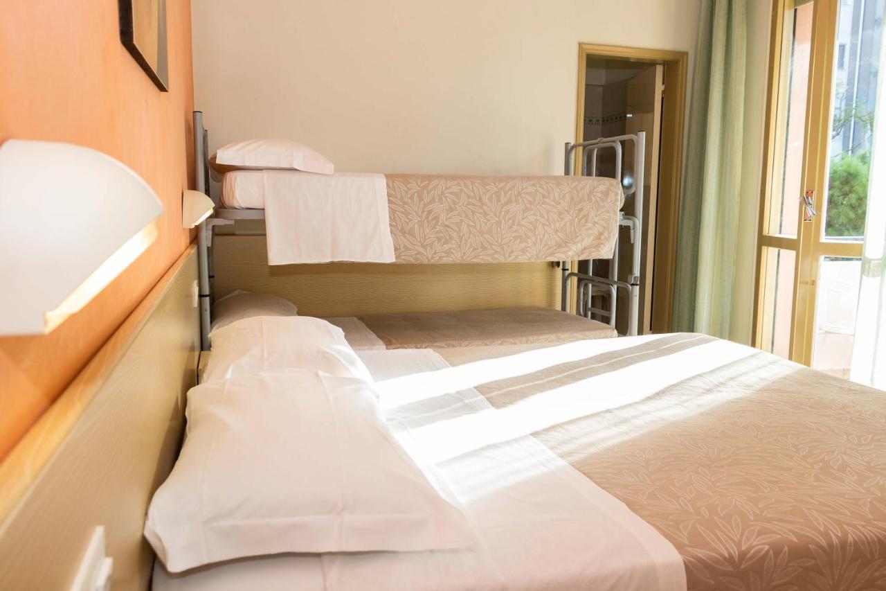 Hotel Alfa Tao Riccione Exteriör bild